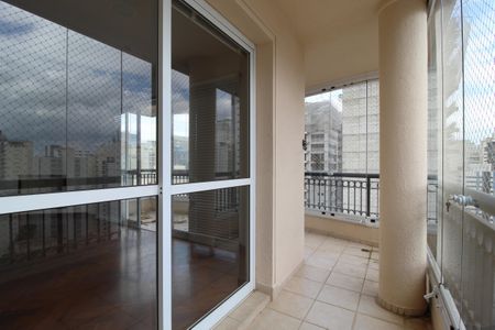 Apartamento à venda com 165m², 4 quartos e 3 vagasVaranda
