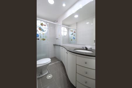 Apartamento à venda com 165m², 4 quartos e 3 vagasBanheiro Social