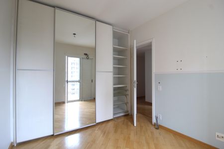 Apartamento à venda com 165m², 4 quartos e 3 vagasQuarto 1