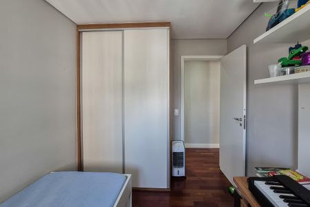 Apartamento à venda com 95m², 3 quartos e 2 vagasQuarto 2