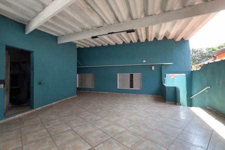 Casa à venda com 138m², 2 quartos e 2 vagasGaragem