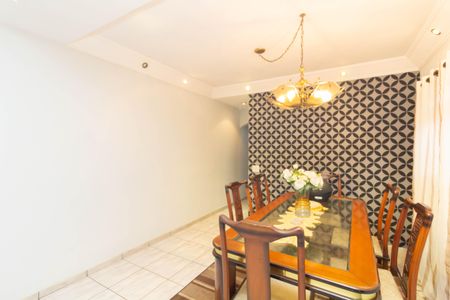 Casa à venda com 286m², 3 quartos e 4 vagasSala