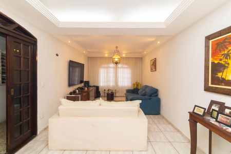 Casa à venda com 286m², 3 quartos e 4 vagasSala