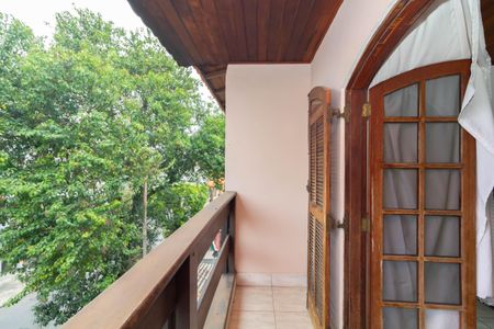 Casa à venda com 286m², 3 quartos e 4 vagasSacada Suíte