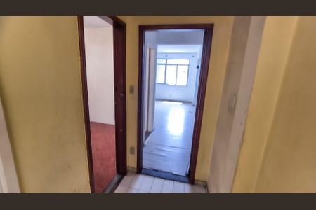 Apartamento à venda com 98m², 3 quartos e 1 vagaEntrada do apartamento principal e serviço