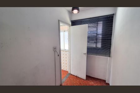 Apartamento à venda com 98m², 3 quartos e 1 vagaDependência de empregada Quarto 3