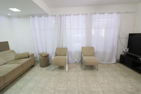 Casa à venda com 279m², 4 quartos e 3 vagasSala