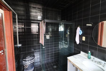 Casa à venda com 279m², 4 quartos e 3 vagasBanheiro da Suíte 1