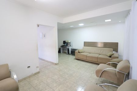 Casa à venda com 279m², 4 quartos e 3 vagasSala