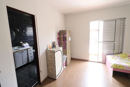 Casa à venda com 279m², 4 quartos e 3 vagasSuíte 1