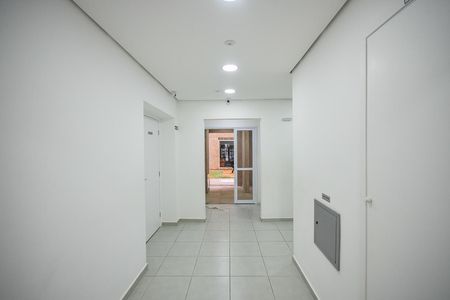 Apartamento à venda com 37m², 2 quartos e 1 vaga Apartamento à venda com 37m², 2 quartos e 1 vagaHall Social