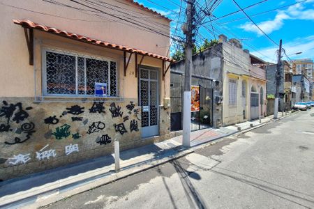 Casa à venda com 135m², 4 quartos e sem vagaPlaquinha
