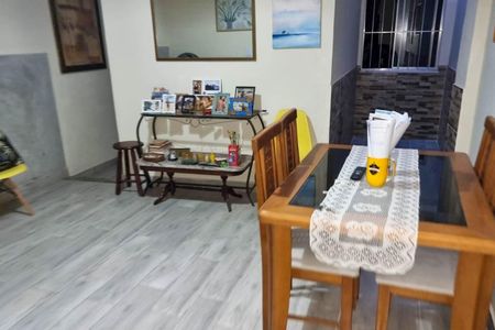 Casa à venda com 135m², 4 quartos e sem vagaSala