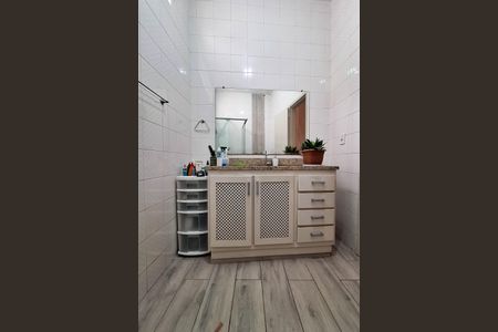 Casa à venda com 135m², 4 quartos e sem vagaBanheiro 1