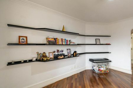 Apartamento à venda com 232m², 3 quartos e 3 vagas Apartamento à venda com 232m², 3 quartos e 3 vagasSala de TV