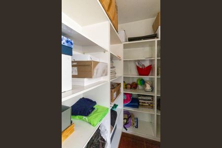 Apartamento à venda com 232m², 3 quartos e 3 vagas Apartamento à venda com 232m², 3 quartos e 3 vagasQuarto de Serviço 2