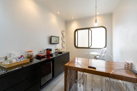 Apartamento à venda com 232m², 3 quartos e 3 vagas Apartamento à venda com 232m², 3 quartos e 3 vagasCopa