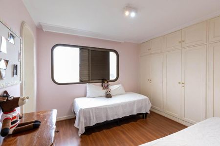 Apartamento à venda com 232m², 3 quartos e 3 vagas Apartamento à venda com 232m², 3 quartos e 3 vagasQuarto 2 - Suíte