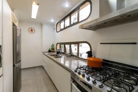 Apartamento à venda com 232m², 3 quartos e 3 vagas Apartamento à venda com 232m², 3 quartos e 3 vagasCozinha