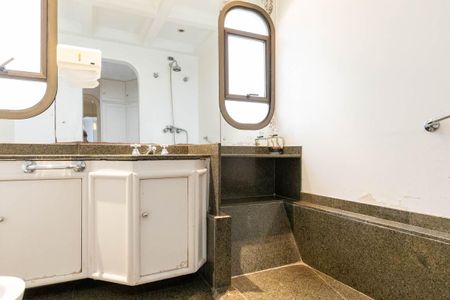 Apartamento à venda com 232m², 3 quartos e 3 vagas Apartamento à venda com 232m², 3 quartos e 3 vagasBanheiro 3 - Suíte