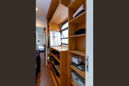 Apartamento à venda com 232m², 3 quartos e 3 vagas Apartamento à venda com 232m², 3 quartos e 3 vagasQuarto 2 - Suíte