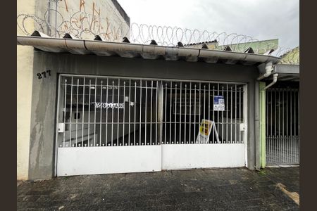 Casa para alugar com 220m², 3 quartos e 4 vagas Casa para alugar com 220m², 3 quartos e 4 vagasFachada