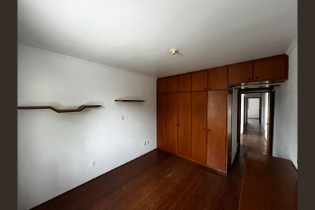 Casa para alugar com 220m², 3 quartos e 4 vagas Casa para alugar com 220m², 3 quartos e 4 vagasSuíte