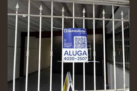 Casa para alugar com 220m², 3 quartos e 4 vagas Casa para alugar com 220m², 3 quartos e 4 vagasFachada/Placa