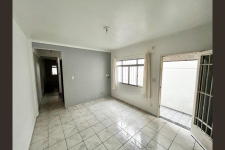 Casa para alugar com 220m², 3 quartos e 4 vagas Casa para alugar com 220m², 3 quartos e 4 vagasCozinha