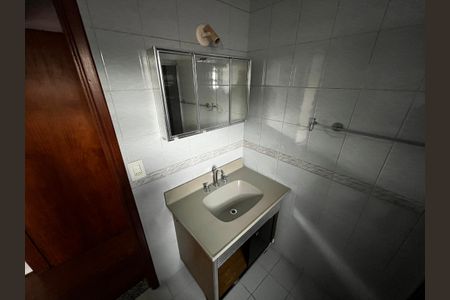 Casa para alugar com 220m², 3 quartos e 4 vagas Casa para alugar com 220m², 3 quartos e 4 vagasBanheiro da Suíte