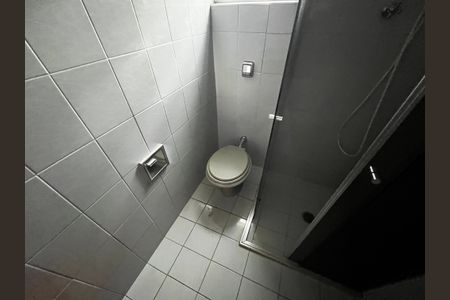 Casa para alugar com 220m², 3 quartos e 4 vagas Casa para alugar com 220m², 3 quartos e 4 vagasBanheiro do corredor