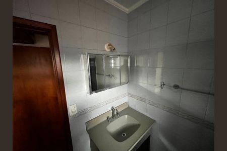 Casa para alugar com 220m², 3 quartos e 4 vagas Casa para alugar com 220m², 3 quartos e 4 vagasBanheiro da Suíte