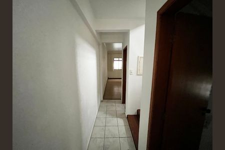 Casa para alugar com 220m², 3 quartos e 4 vagas Casa para alugar com 220m², 3 quartos e 4 vagasCorredor