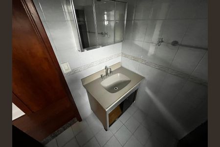 Casa para alugar com 220m², 3 quartos e 4 vagas Casa para alugar com 220m², 3 quartos e 4 vagasBanheiro da Suíte