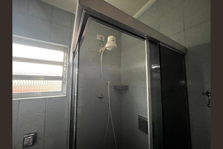 Casa para alugar com 220m², 3 quartos e 4 vagas Casa para alugar com 220m², 3 quartos e 4 vagasBanheiro do corredor