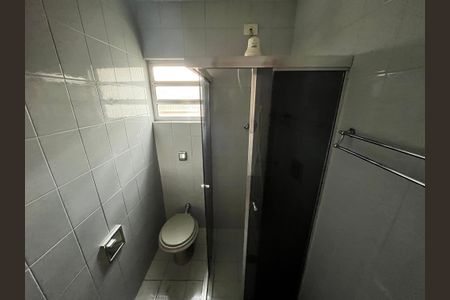 Casa para alugar com 220m², 3 quartos e 4 vagas Casa para alugar com 220m², 3 quartos e 4 vagasBanheiro do corredor