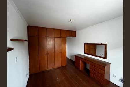 Casa para alugar com 220m², 3 quartos e 4 vagas Casa para alugar com 220m², 3 quartos e 4 vagasSuíte