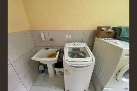 Casa à venda com 165m², 3 quartos e 2 vagas Casa à venda com 165m², 3 quartos e 2 vagasÁrea de Serviço