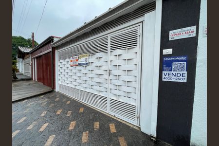 Casa à venda com 165m², 3 quartos e 2 vagas Casa à venda com 165m², 3 quartos e 2 vagasFachada - Placa código - MZYE-530