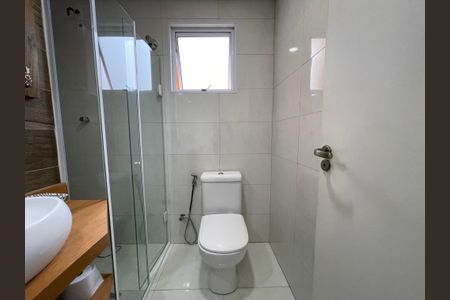 Casa à venda com 165m², 3 quartos e 2 vagas Casa à venda com 165m², 3 quartos e 2 vagasBanheiro do Quarto 1