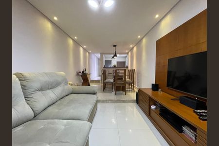 Casa à venda com 165m², 3 quartos e 2 vagas Casa à venda com 165m², 3 quartos e 2 vagasSala