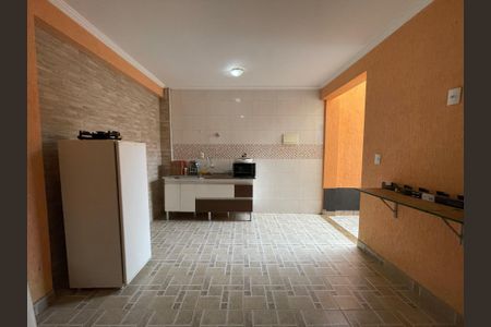 Casa à venda com 165m², 3 quartos e 2 vagas Casa à venda com 165m², 3 quartos e 2 vagasQuintal - Salão