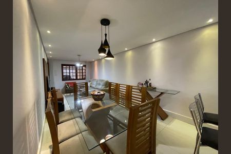 Casa à venda com 165m², 3 quartos e 2 vagas Casa à venda com 165m², 3 quartos e 2 vagasSala