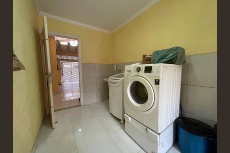 Casa à venda com 165m², 3 quartos e 2 vagas Casa à venda com 165m², 3 quartos e 2 vagasÁrea de Serviço