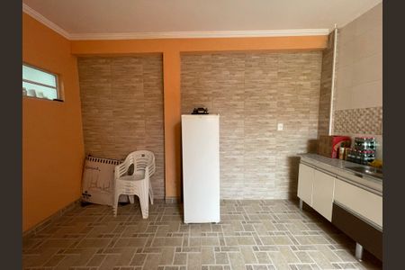 Casa à venda com 165m², 3 quartos e 2 vagas Casa à venda com 165m², 3 quartos e 2 vagasQuintal - Salão
