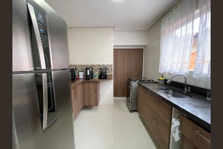 Casa à venda com 165m², 3 quartos e 2 vagas Casa à venda com 165m², 3 quartos e 2 vagasCozinha