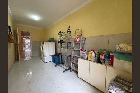 Casa à venda com 165m², 3 quartos e 2 vagas Casa à venda com 165m², 3 quartos e 2 vagasÁrea de Serviço