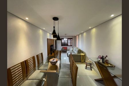 Casa à venda com 165m², 3 quartos e 2 vagas Casa à venda com 165m², 3 quartos e 2 vagasSala