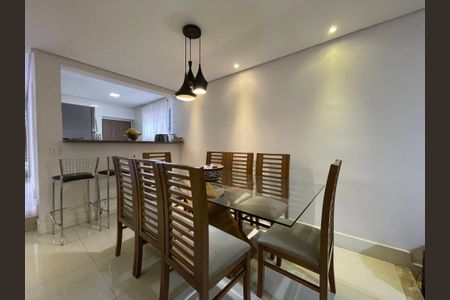 Casa à venda com 165m², 3 quartos e 2 vagas Casa à venda com 165m², 3 quartos e 2 vagasSala