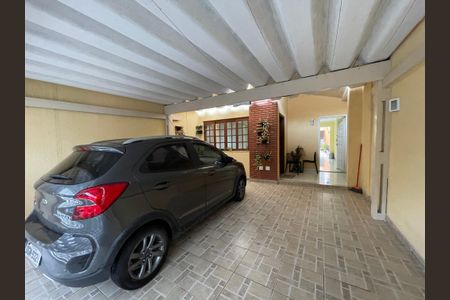 Casa à venda com 165m², 3 quartos e 2 vagas Casa à venda com 165m², 3 quartos e 2 vagasGaragem